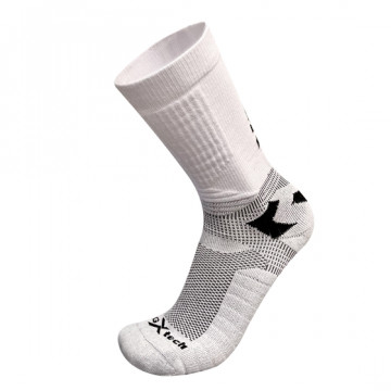 P84H-8字繃帶籃球長筒襪(白黑)